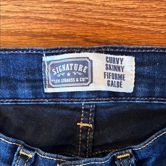 Levi's Curvy Skinny Deep Indigo Jeans - Picture 3 of 6